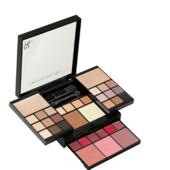 it cosmetics makeup most wished for holiday palette le poshmark